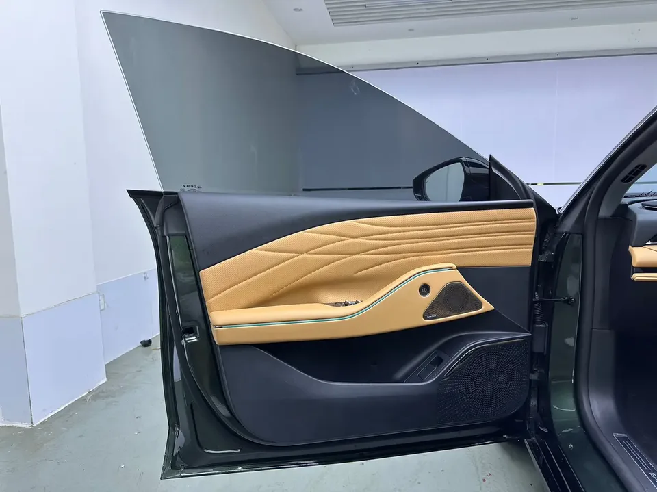 Geely Galaxy Star 8 PHEV 130km EM-i Premium Edition 2025 — миниатюра 4