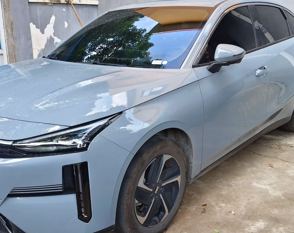 Geely Galaxy L6 1.5 EM-i DHT 140KM Exploration+ Edition 2025 — миниатюра 4