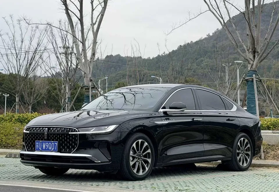 Lincoln Z 2023