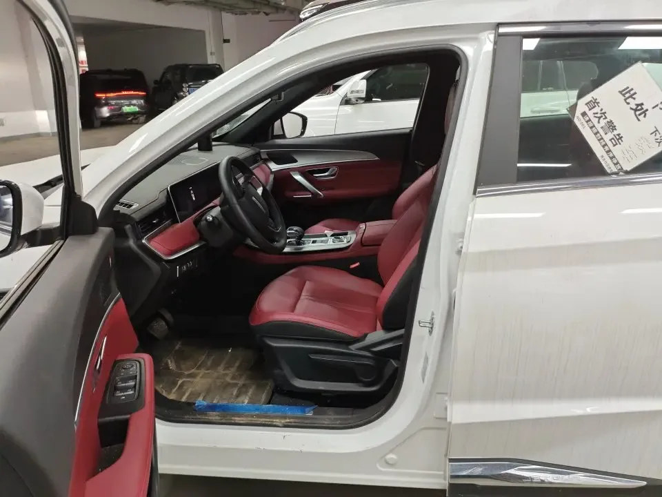 Jetour Jietu X70 PLUS Champion Edition 1.5T DCT Champion PRO 7 Seaters 2026 — миниатюра 5