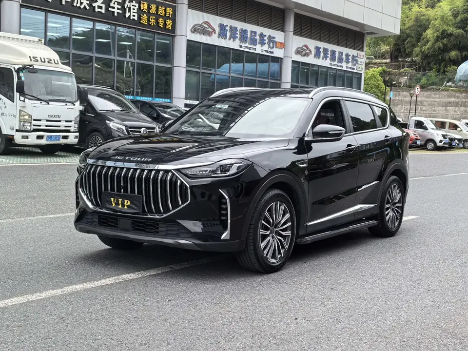 Jetour Jietu X70 PLUS JETOUR X70 PLUS 2023 1.5T DCT Brave PLUS 7-seater 2024 — фото 1, купить с доставкой в Москву