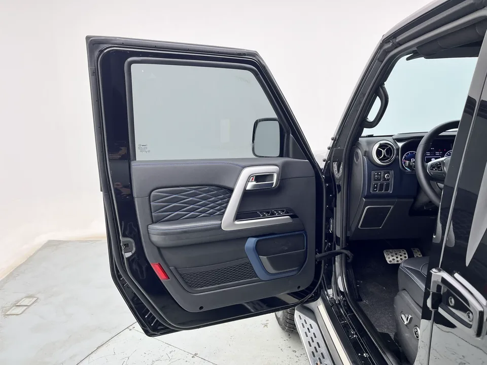 BAIC Beijing Off-road BJ40 2.0T Automatic 4WD City Hunter Glory Edition 2024 — миниатюра 5