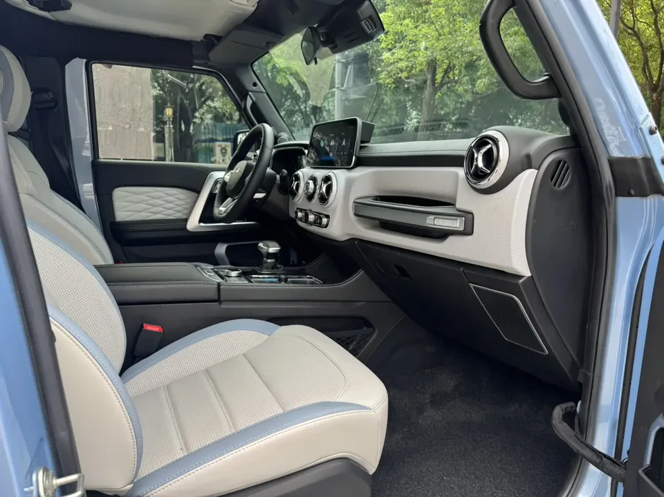 BAIC Beijing Off-road BJ40 Beijing Off-road BJ40 2023 2.0T Automatic 4WD City Hunter Edition Knight Edition 2023 — миниатюра 4