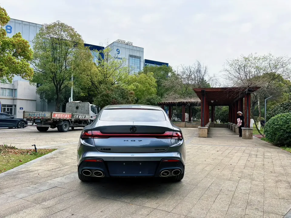 MG 7 2.0T Automatic Beauty Hunter Luxury Edition 2023 — миниатюра 2