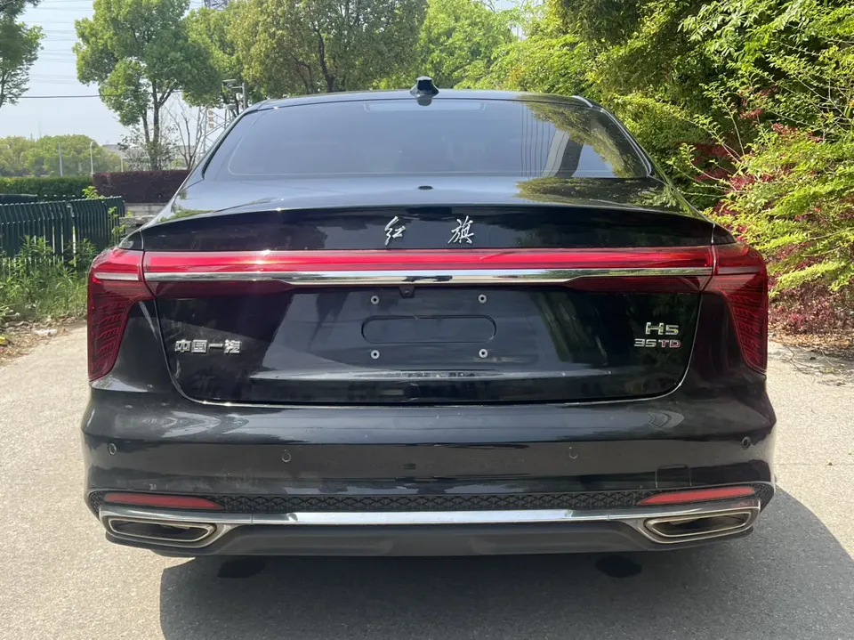 Hongqi H5 Hongqi H5 2023 1.5T DCT Zhilian Qiyue Edition 2022 — миниатюра 2