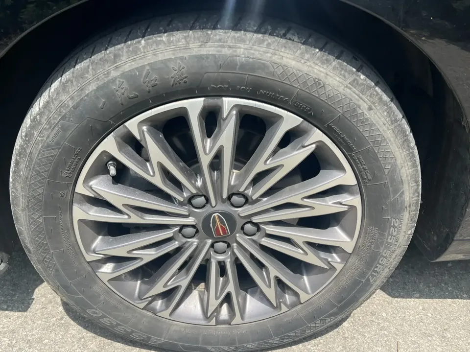 Hongqi H5 Hongqi H5 2023 1.5T DCT Zhilian Qiyue Edition 2022 — миниатюра 3