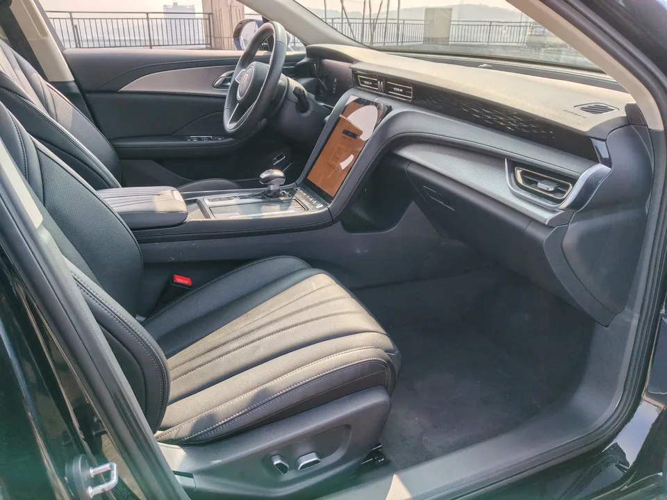Hongqi H5 Hongqi H5 2023 1.5T DCT Zhilian Qiyue Edition 2023 — миниатюра 3
