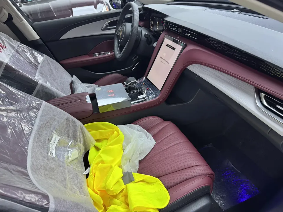 Hongqi H5 Hongqi H5 2025 1.5T DCT Flagship 500,000th Commemorative Edition 2026 — миниатюра 3