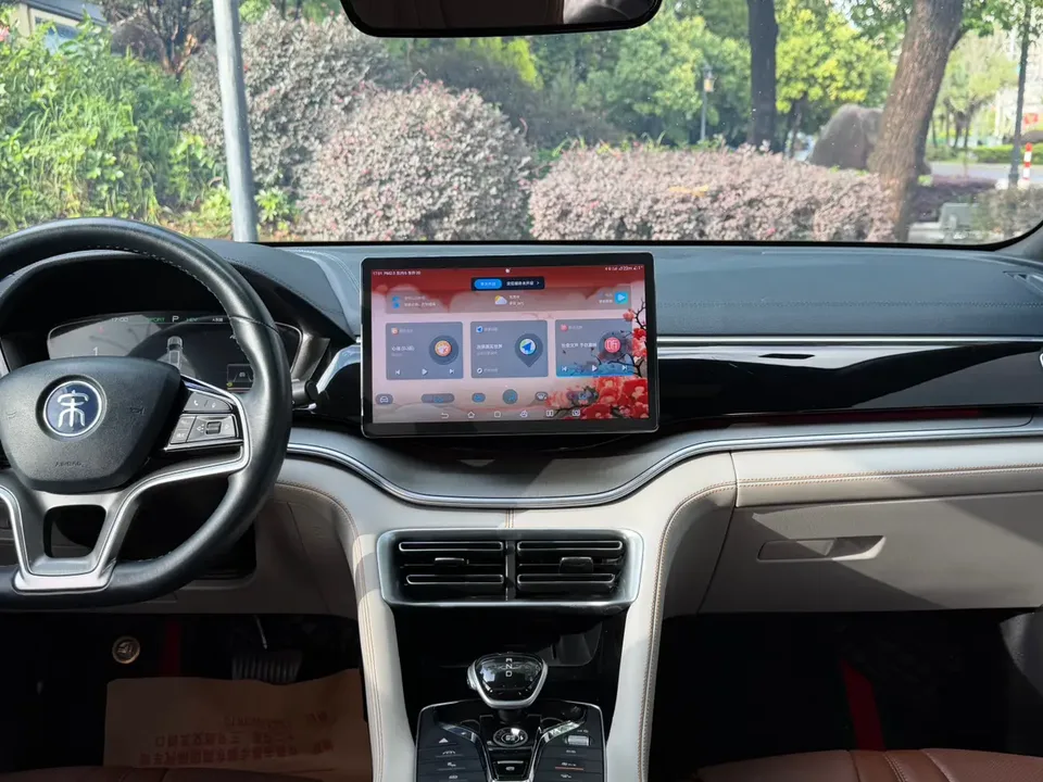 BYD Song PLUS DM DM-i 110KM 2WD Flagship PLUS 2023 — миниатюра 3