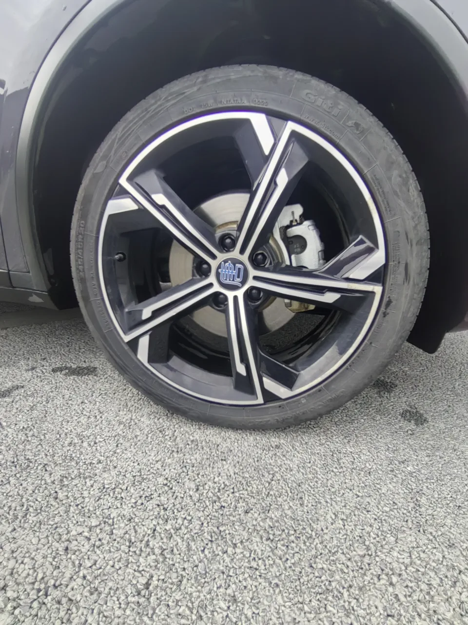 BYD Tang DM DM-i 1.5T 112KM Premium Edition 2022 — миниатюра 5