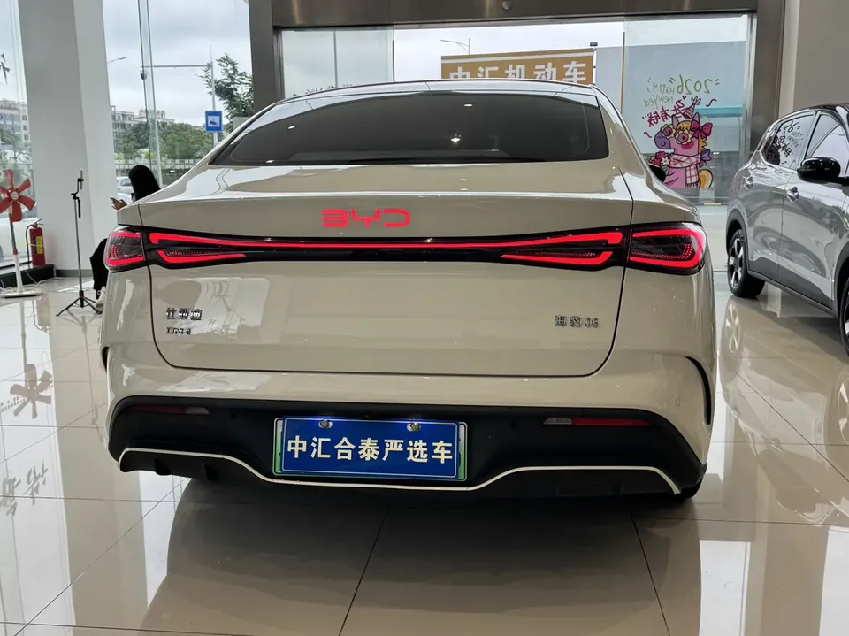 BYD Seal 06DM Seal 06DM 2026 Super Enjoy Edition DM-i 128KM Luxury Model 2025 — миниатюра 5