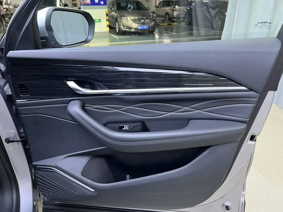 Geely Monjaro 2.0TD DCT EVO 2WD Changfeng Edition 2025 — миниатюра 3