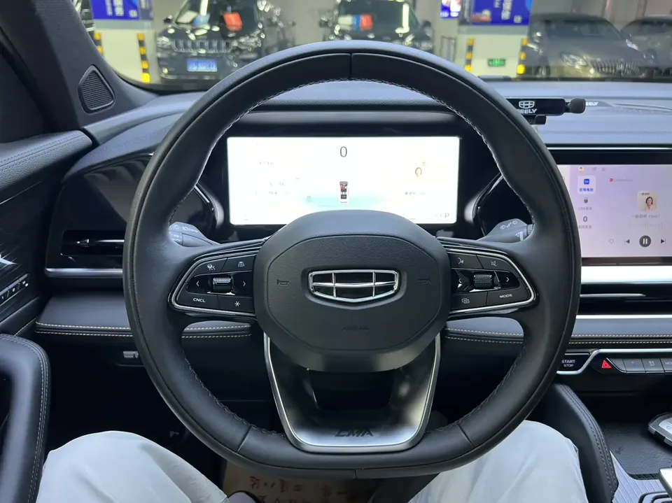 Geely Monjaro 2.0TD DCT EVO 2WD Changfeng Edition 2025 — миниатюра 4