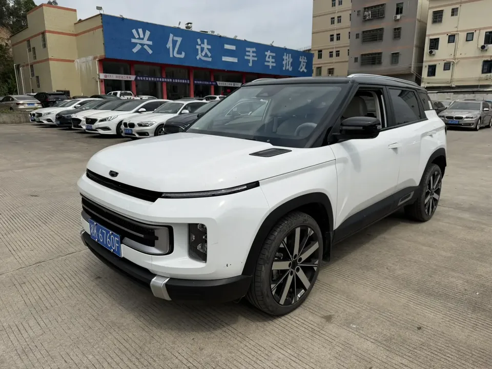 Geely ICON Geely ICON 2023 1.5TD Chocolate Edition 2024 — фото 1, купить с доставкой в Москву