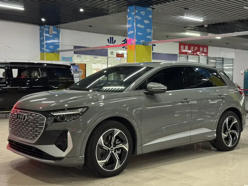 Audi Q4 e-tron 2024