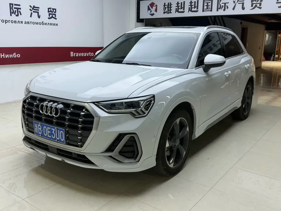 Audi Q3 Audi Q3 2022 35 TFSI Fashionable and Elegant 2022 — фото 1, купить с доставкой в Москву