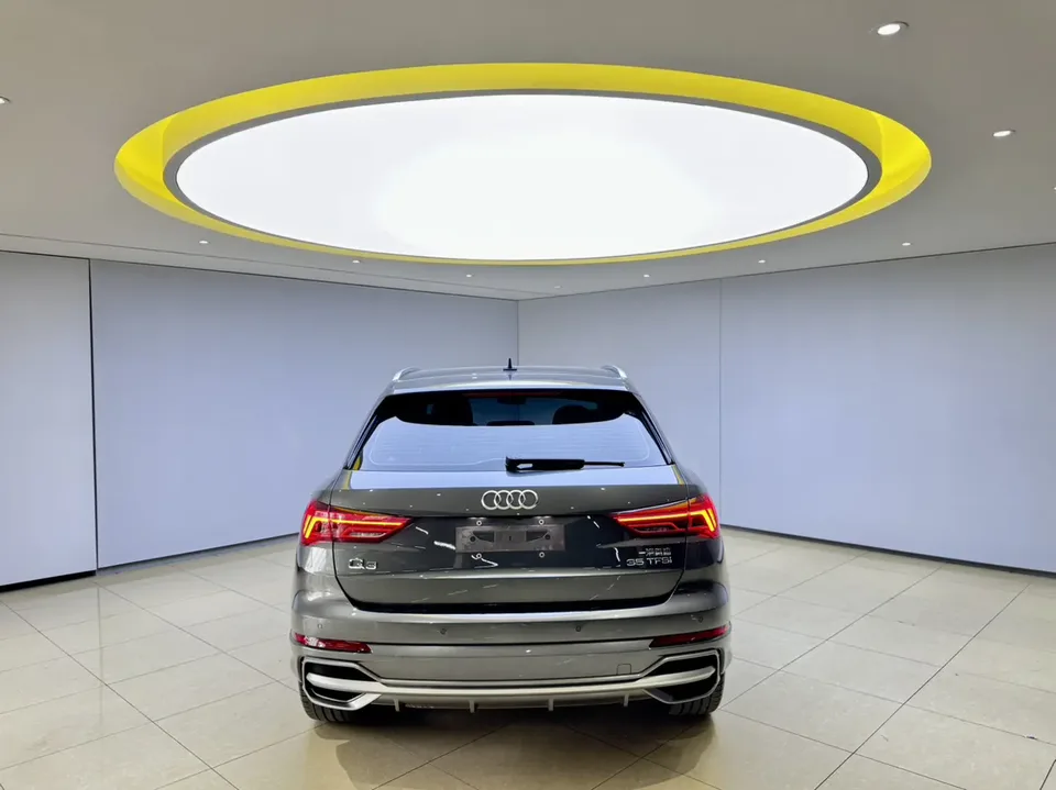 Audi Q3 Audi Q3 2023 35 TFSI Fashionable and Dynamic 2023 — миниатюра 2