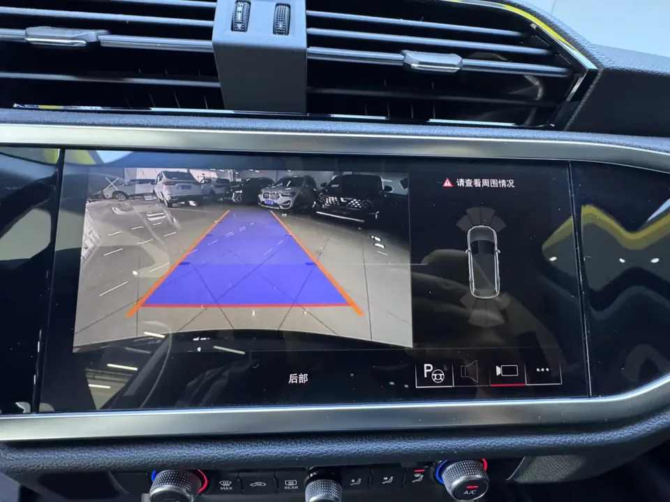 Audi Q3 Audi Q3 2023 35 TFSI Fashionable and Dynamic 2023 — миниатюра 4
