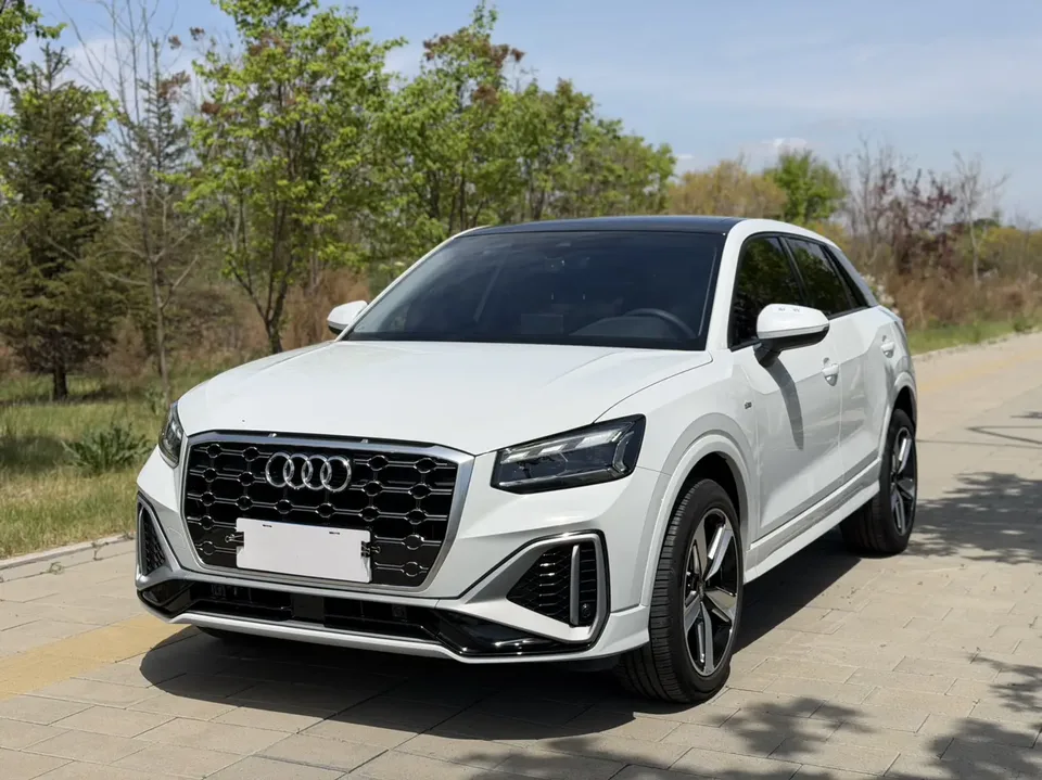 Audi Q2L Q2L 2022 Audi Q2L 2022 35 TFSI Fashion Dynamic Edition 2023 — photo 1, buy with delivery to Moscow