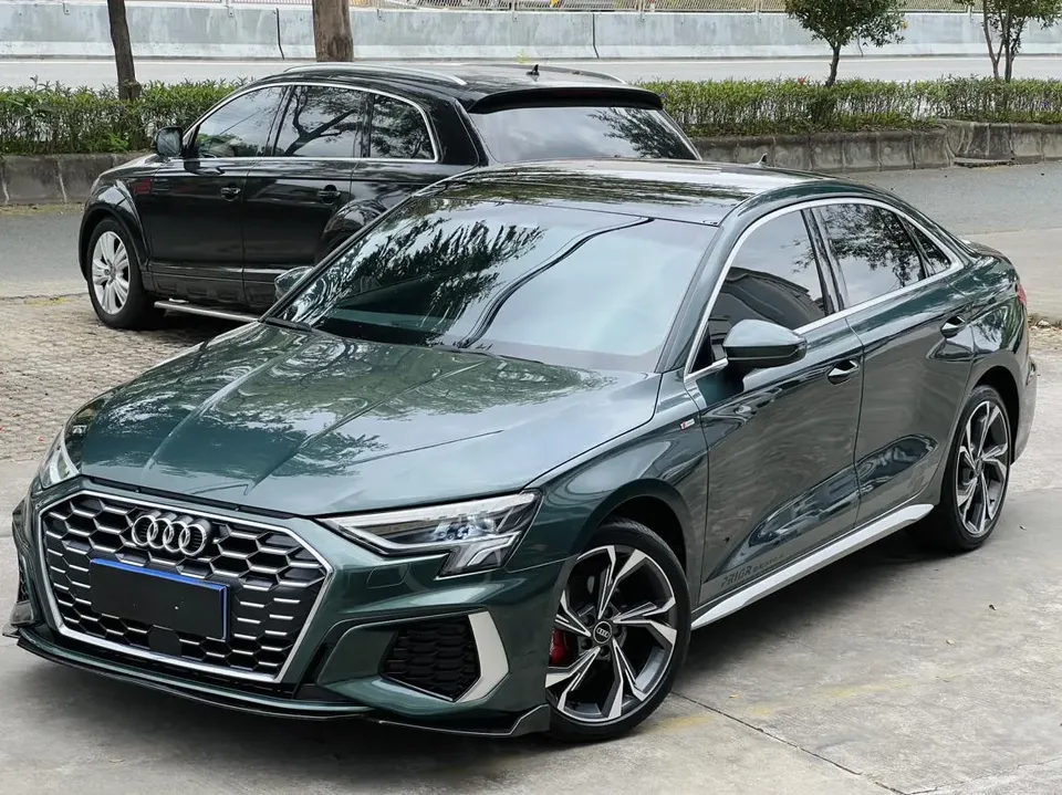 Audi A3 Sportback 35 TFSI Luxury Sports Edition 2023 — фото 1, купить с доставкой в Москву