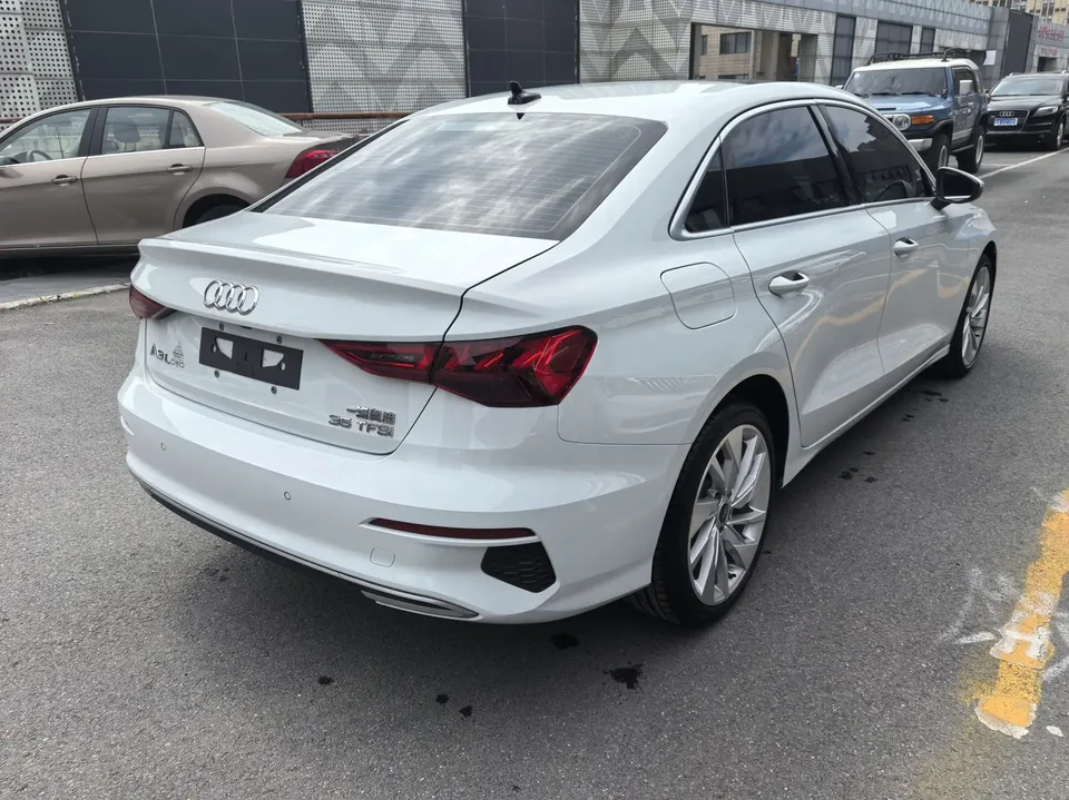Audi A3 facelift A3L Limousine 35 TFSI fashionable and elegant 2023 — миниатюра 4