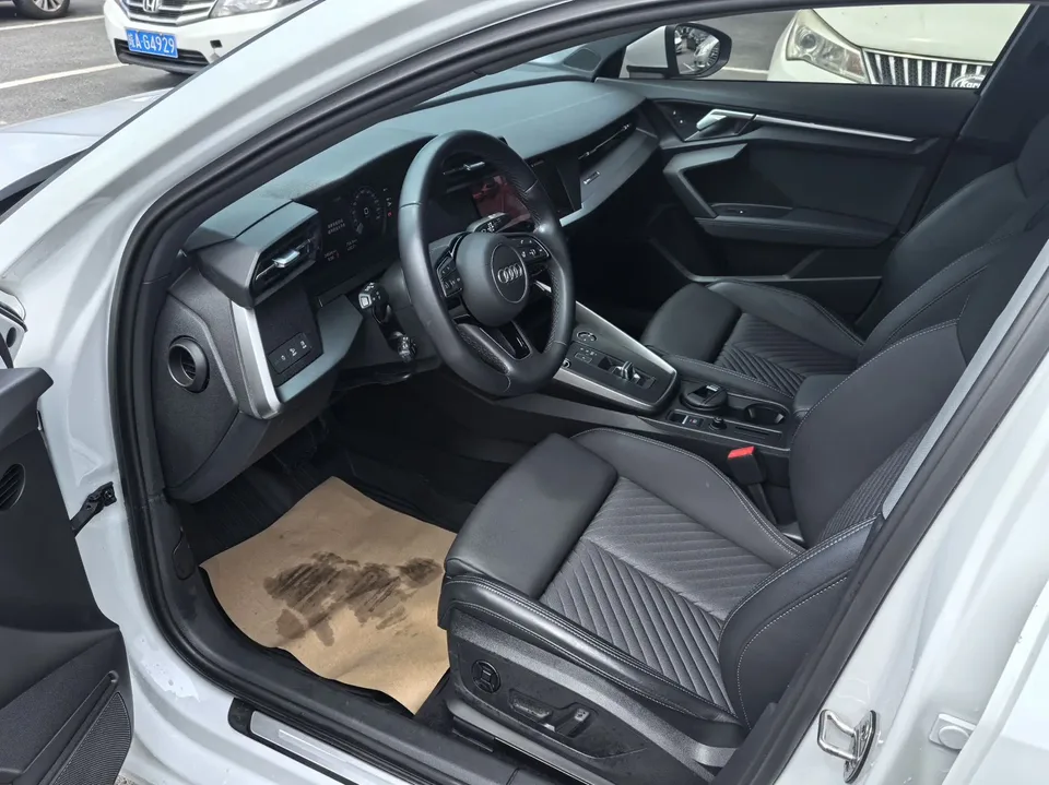 Audi A3 facelift A3L Limousine 35 TFSI fashionable and elegant 2023 — миниатюра 5