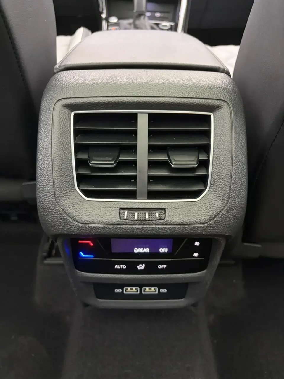 Volkswagen Tayron 300TSI 2WD Luxury Plus Advanced Edition 2024 — миниатюра 5