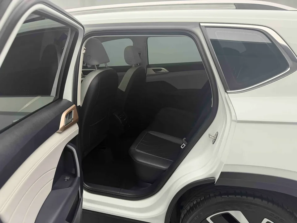 Volkswagen Tharu 300TSI 2WD Full Moon Edition 2024 — миниатюра 4