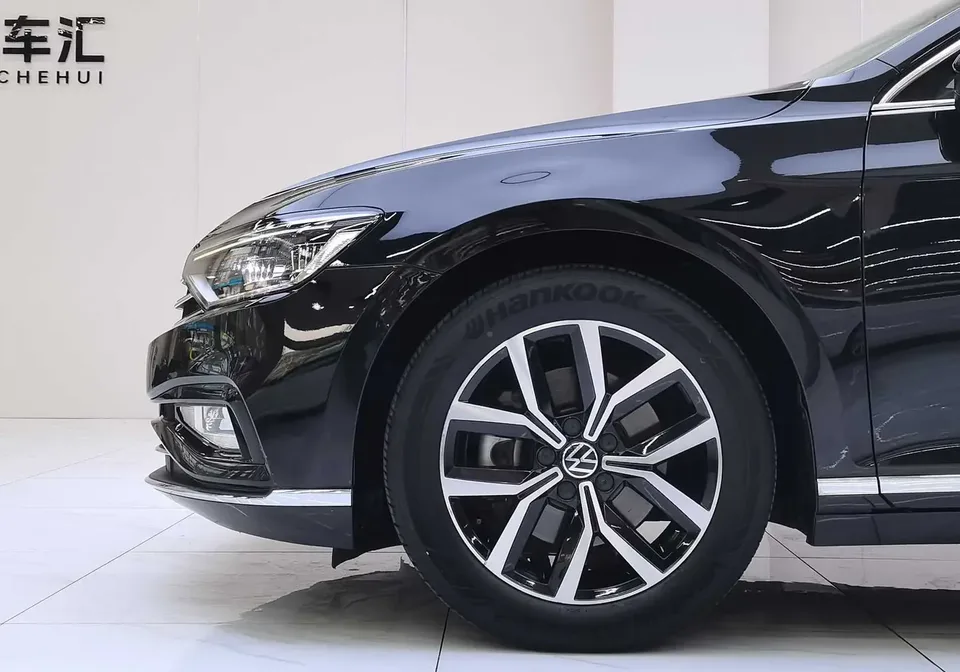 Volkswagen Magotan Magotan 2020 330TSI DSG Leading Edition 2022 — миниатюра 4