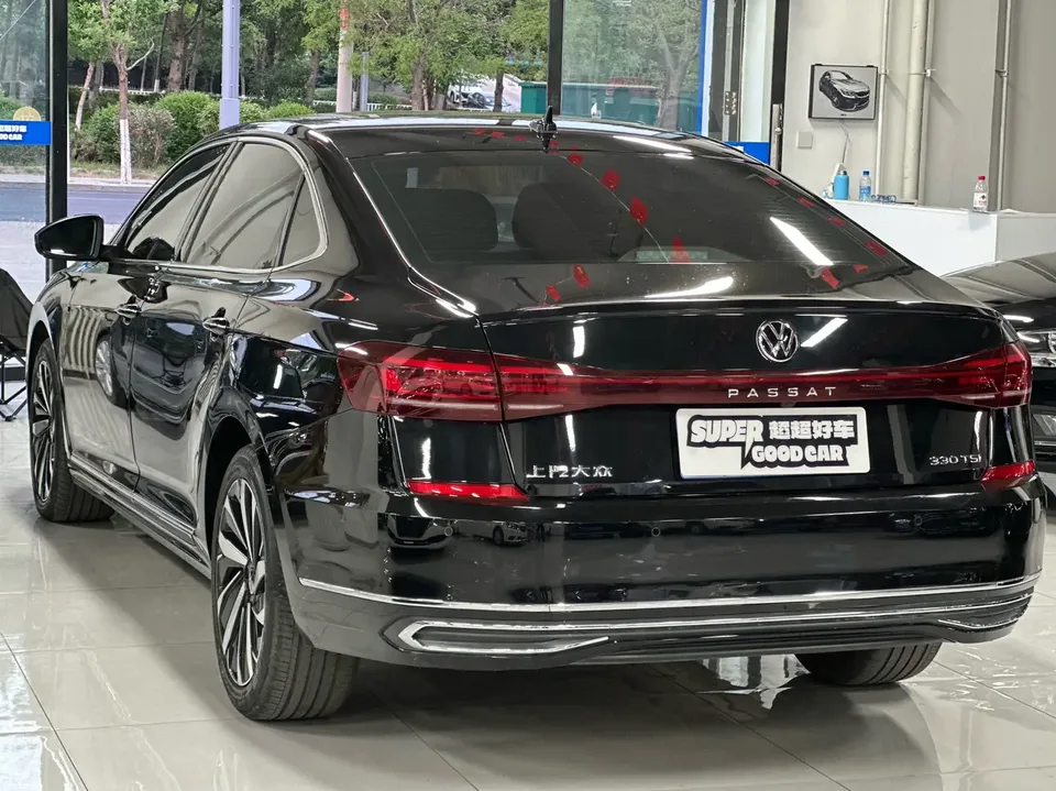 Volkswagen Passat Passat 2022 330TSI Deluxe Edition 2022 — миниатюра 4