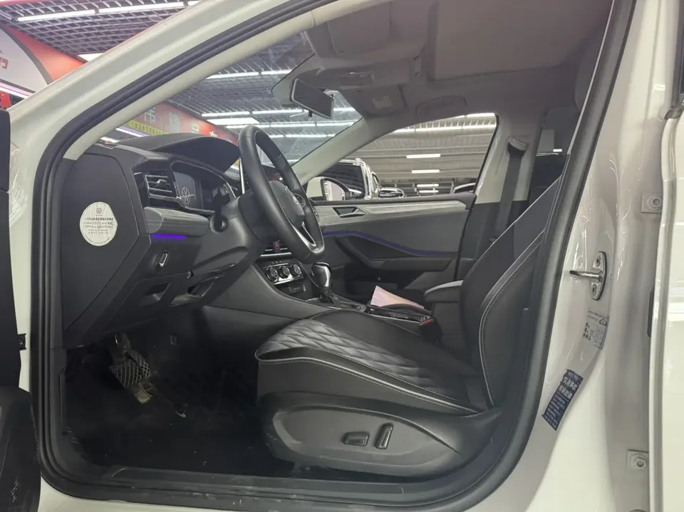 Volkswagen Sagitar 2023 Sagitar 300TSI DSG Excellence Edition 2023 — миниатюра 5