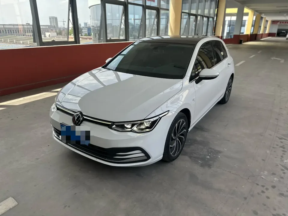 Volkswagen Golf Golf 2023 280TSI DSG Pro 2024 — фото 1, купить с доставкой в Москву