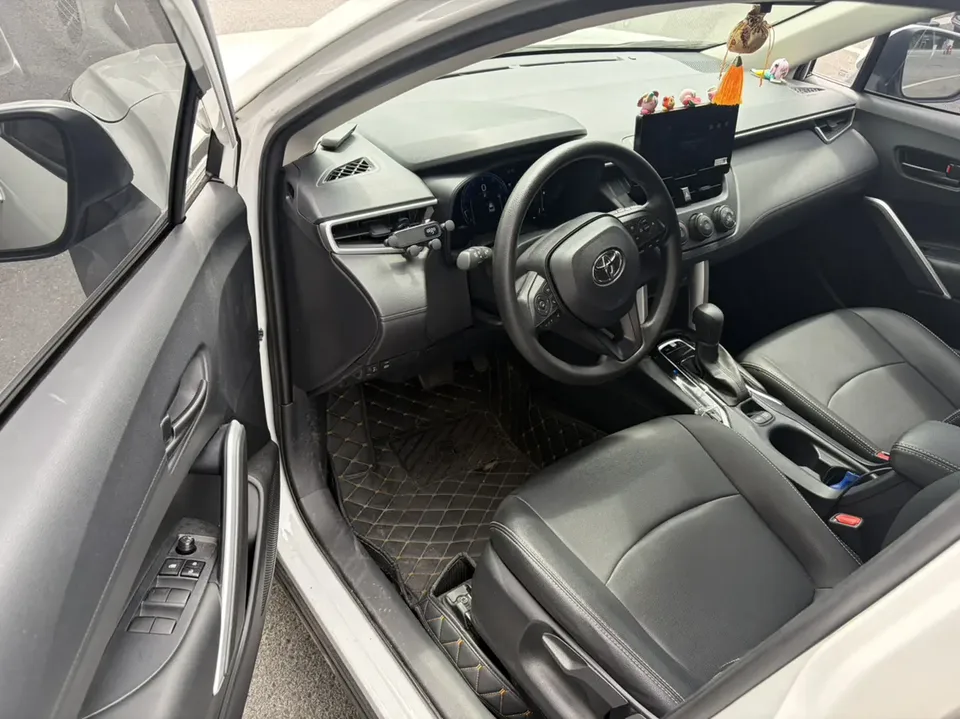 Toyota CorollaCross 2.0L CVT Pioneer Edition 2023 — миниатюра 3