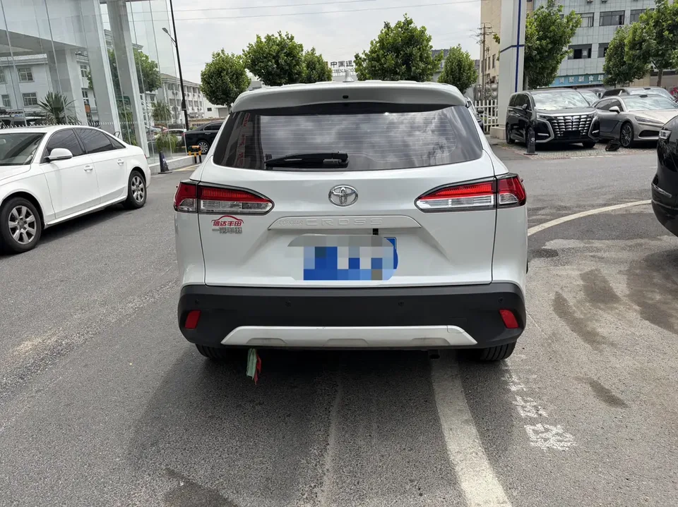 Toyota CorollaCross 2.0L CVT Pioneer Edition 2023 — миниатюра 4