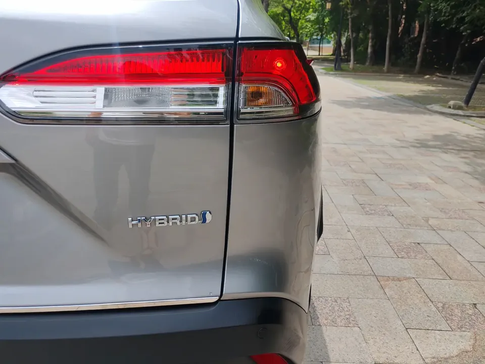 Toyota CorollaCross 2.0L Intelligent Electric Hybrid Dual Engine Pioneer Edition 2024 — миниатюра 4