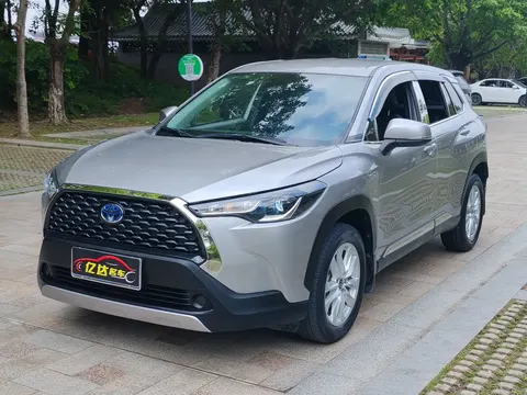 Toyota CorollaCross 2024 купить в Москве