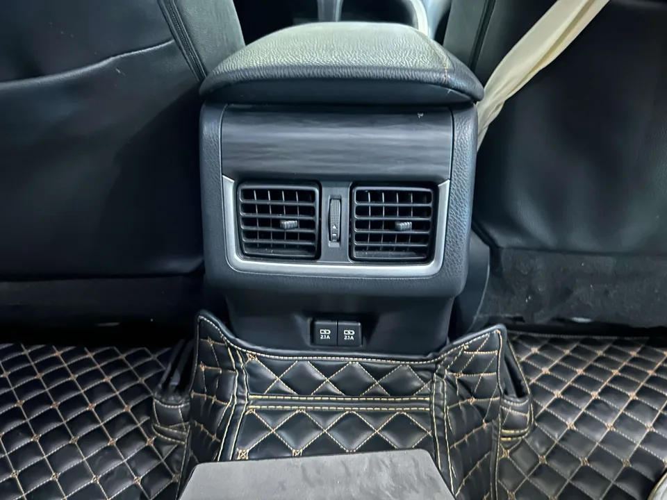 Toyota Camry 2.0G Deluxe Edition 2022 — миниатюра 4