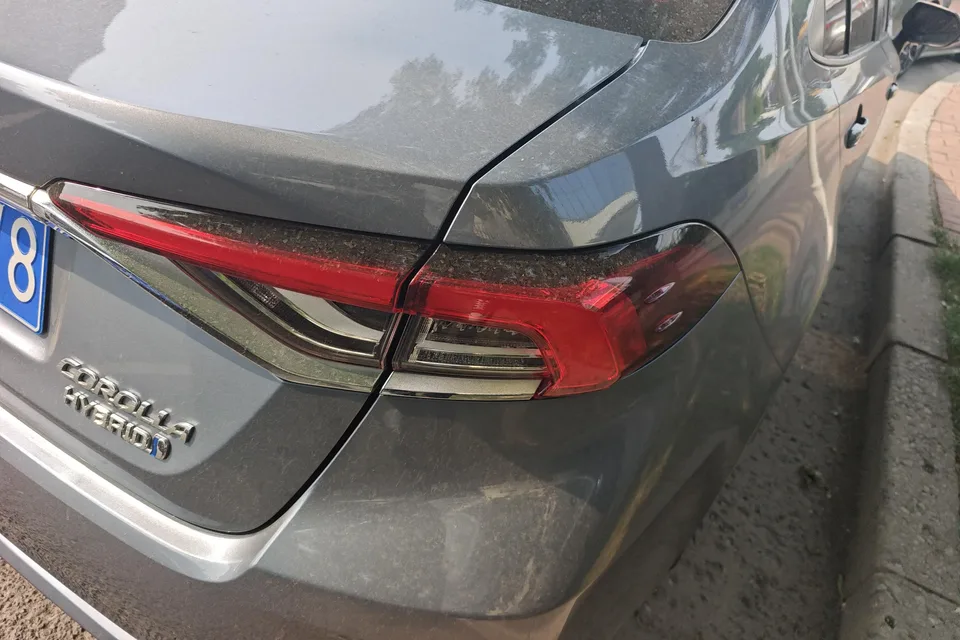 Toyota Corolla Corolla 2022 Corolla Hybrid 1.8L E-CVT Pioneer Edition 2022 — миниатюра 3