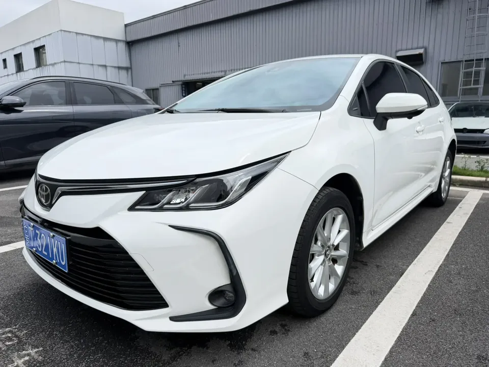 Toyota Corolla Corolla 2021 Corolla 2021 1.2T S-CVT Deluxe Edition 2022 — photo 1, buy with delivery to Moscow