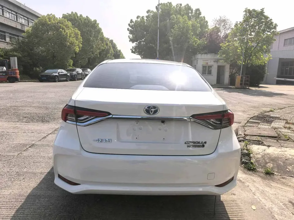 Toyota Corolla Intelligent Electric Hybrid Dual Engine 1.8L E-CVT Pioneer Edition 2023 — миниатюра 2