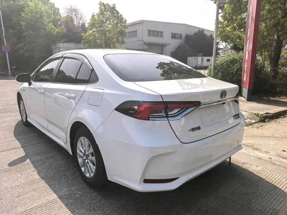 Toyota Corolla Intelligent Electric Hybrid Dual Engine 1.8L E-CVT Pioneer Edition 2023 — миниатюра 4