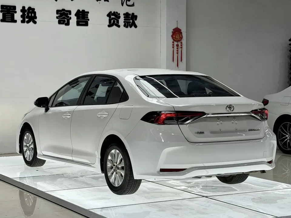 Toyota Corolla Corolla 2021 1.5L CVT Elite Edition 2022 — миниатюра 5