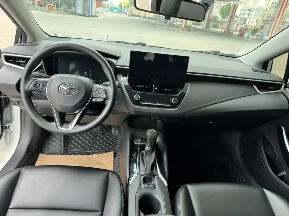 Toyota Corolla Intelligent Electric Hybrid Dual Engine 1.8L E-CVT Pioneer Edition 2024 — миниатюра 3