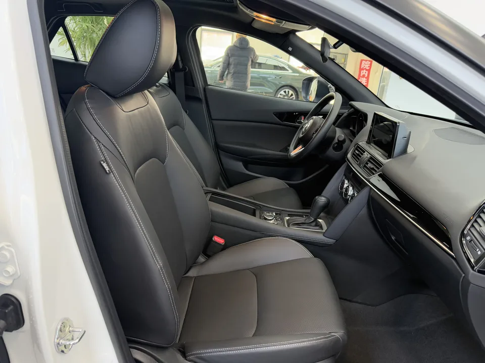 Mazda CX-4 Mazda CX-4 2021 2.0L 2WD Blue Sky Vibrant Edition 2023 — миниатюра 4