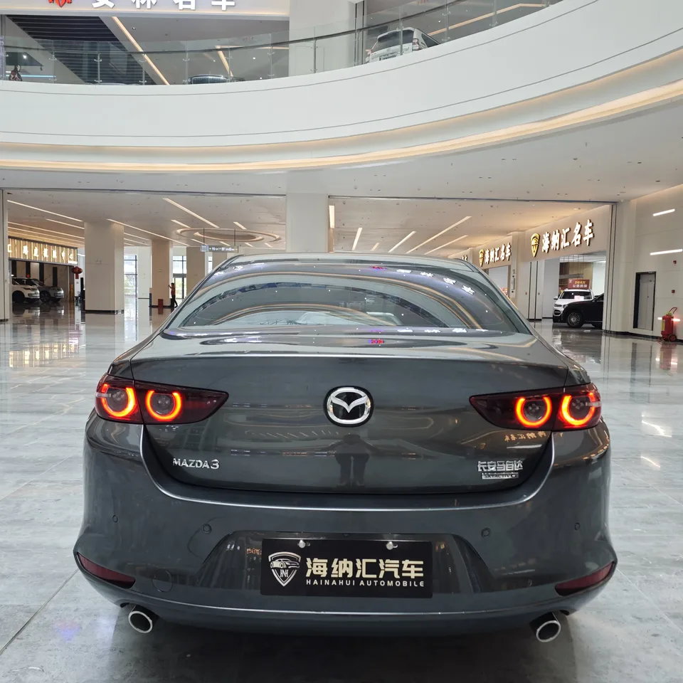 Mazda Axela 2.0L automatic quality version 2022 — миниатюра 5