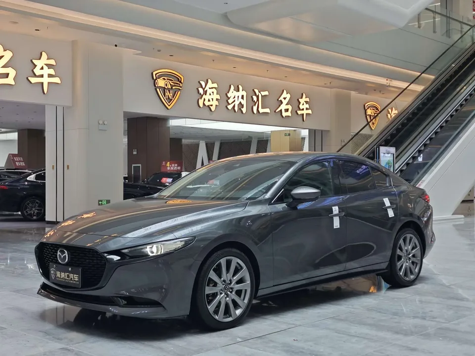 Mazda Axela 2.0L automatic quality version 2022 — фото 1, купить с доставкой в Москву