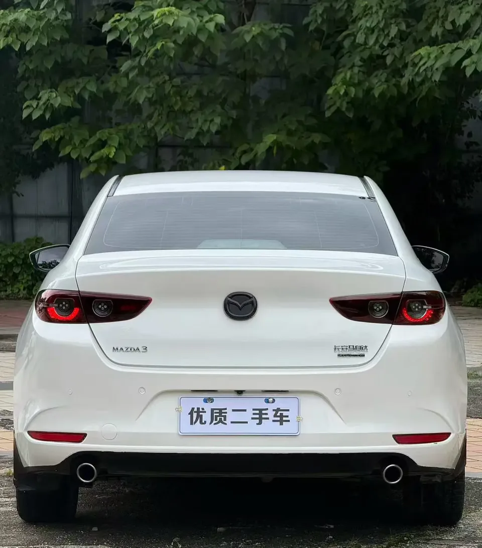 Mazda Axela 2.0L Automatic Elegant Edition 2023 — миниатюра 2