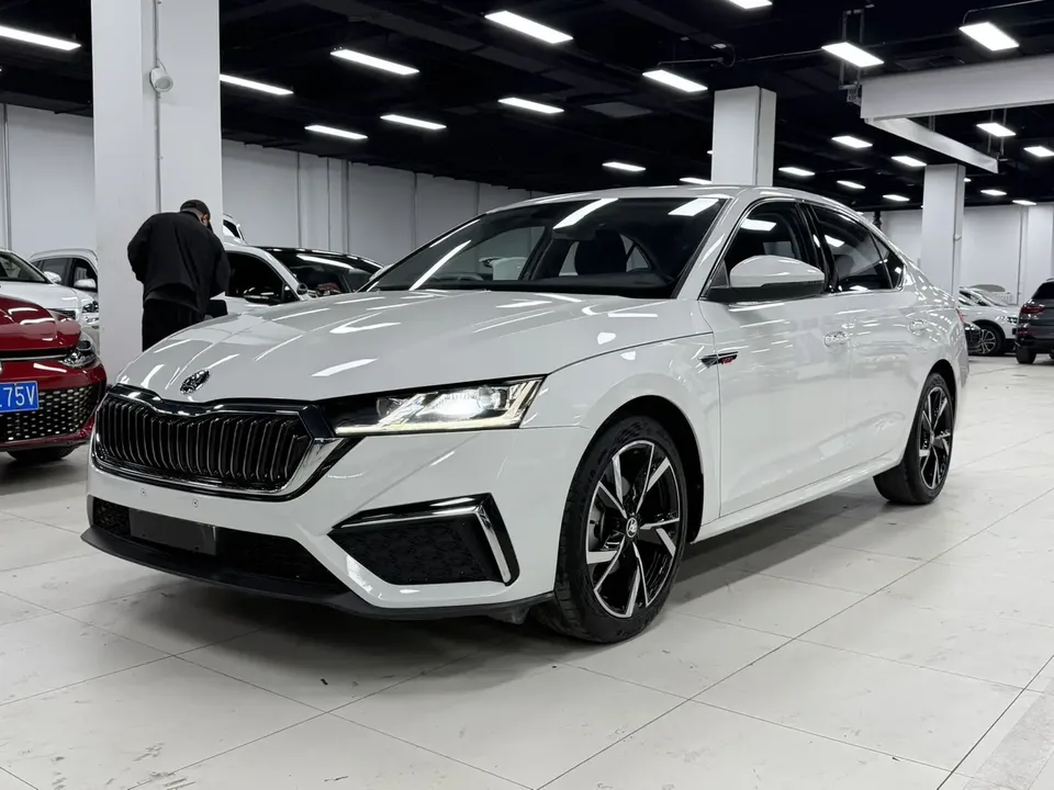 Skoda Octavia Octavia 2022 PRO TSI280 DSG Premium Edition 2022 — photo 1, buy with delivery to Moscow