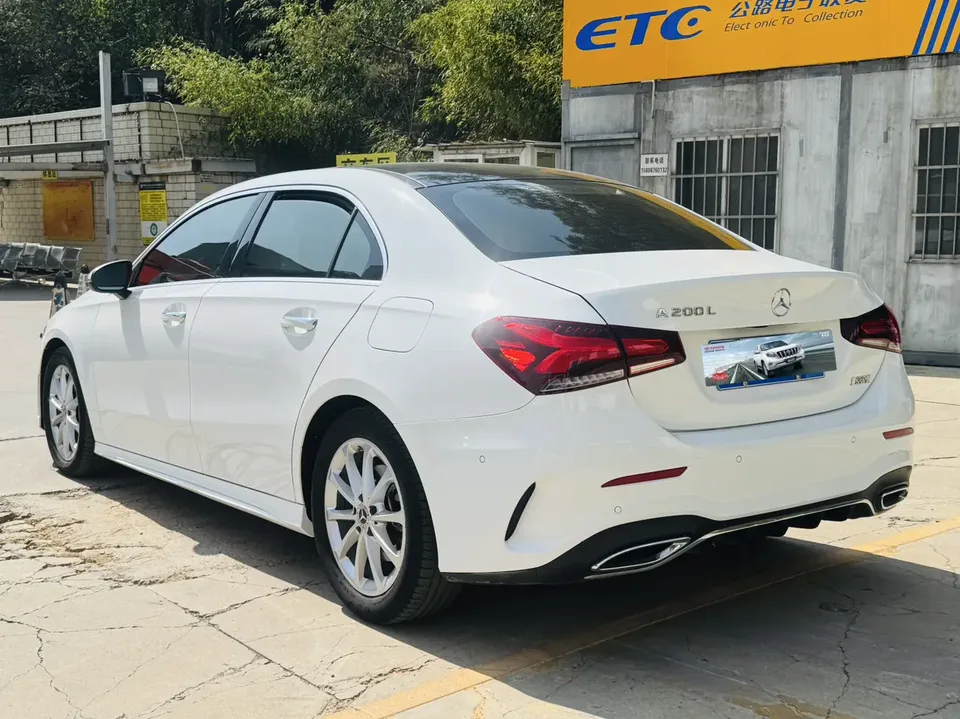 Mercedes-Benz Mercedes Benz A Class Mercedes-Benz A-Class 2023 A 200 L Sports Sedan Dynamic Edition 2023 — миниатюра 4