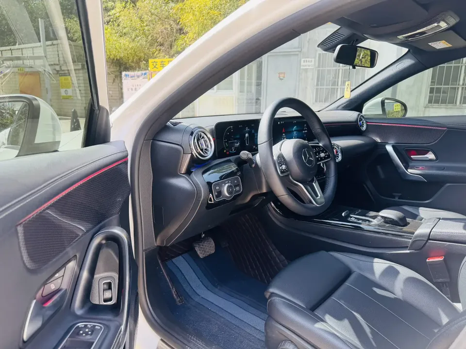 Mercedes-Benz Mercedes Benz A Class Mercedes-Benz A-Class 2023 A 200 L Sports Sedan Dynamic Edition 2023 — миниатюра 5